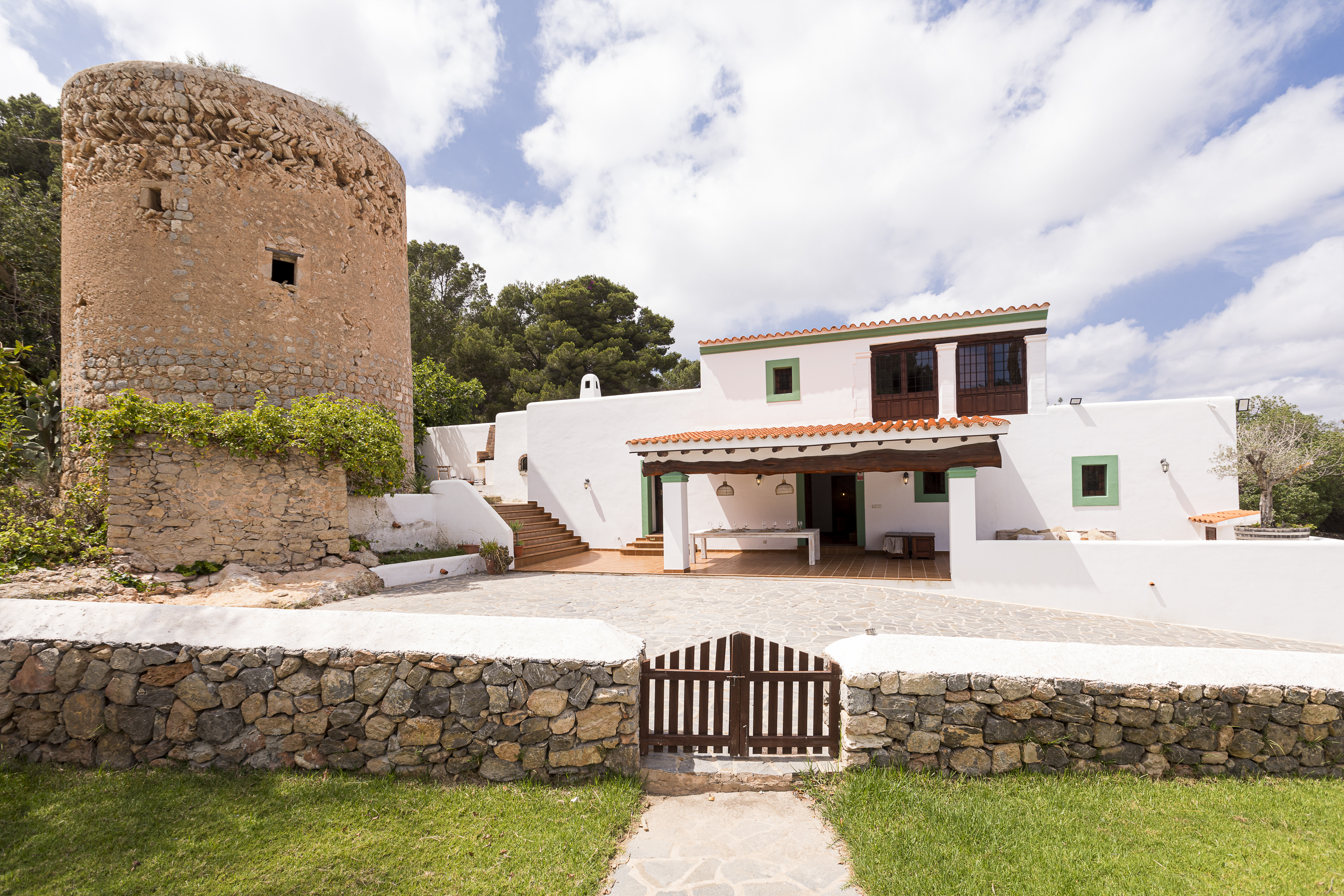 Resa estates rental in jesus 2022 finca private pool in Ibiza house house tower.jpg